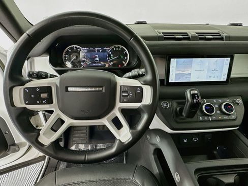 Used 2023 Land Rover Defender 110 SE AWD/4WD image 11