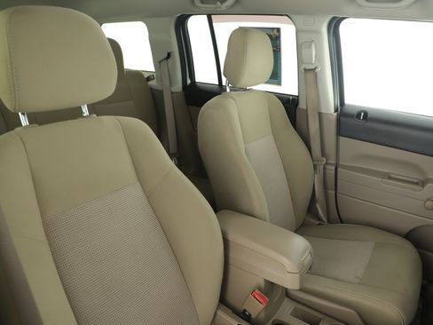 Used 2015 Jeep Patriot Sport FWD image 14