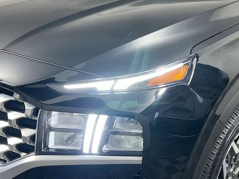 Used 2023 Hyundai Santa Fe SEL Convenience image 11