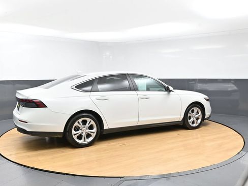 Used 2025 Honda Accord LX image 8
