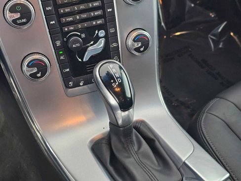 Used 2018 Volvo V60 T5 Cross Country w/ Convenience Package image 30