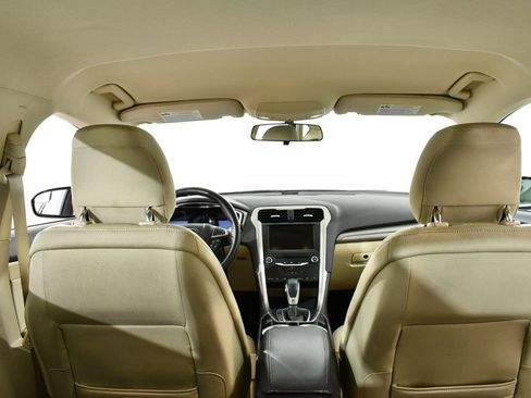 Used 2013 Ford Fusion SE FWD image 17