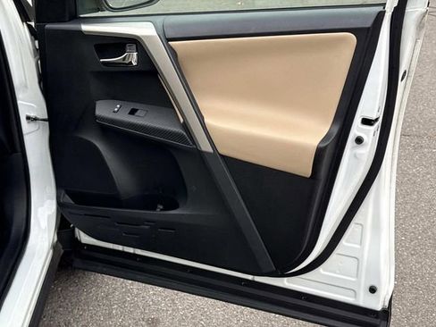 Used 2014 Toyota RAV4 Limited image 8