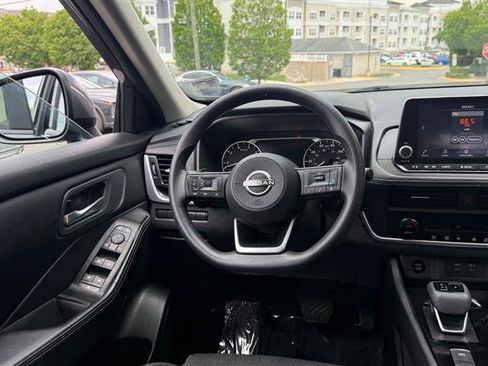 Used 2024 Nissan Rogue SV AWD/4WD image 26