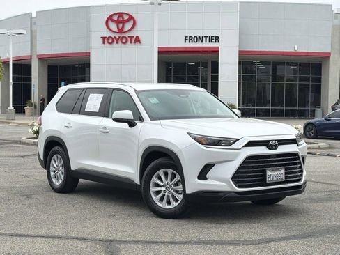 Used 2025 Toyota Grand Highlander FWD image 1