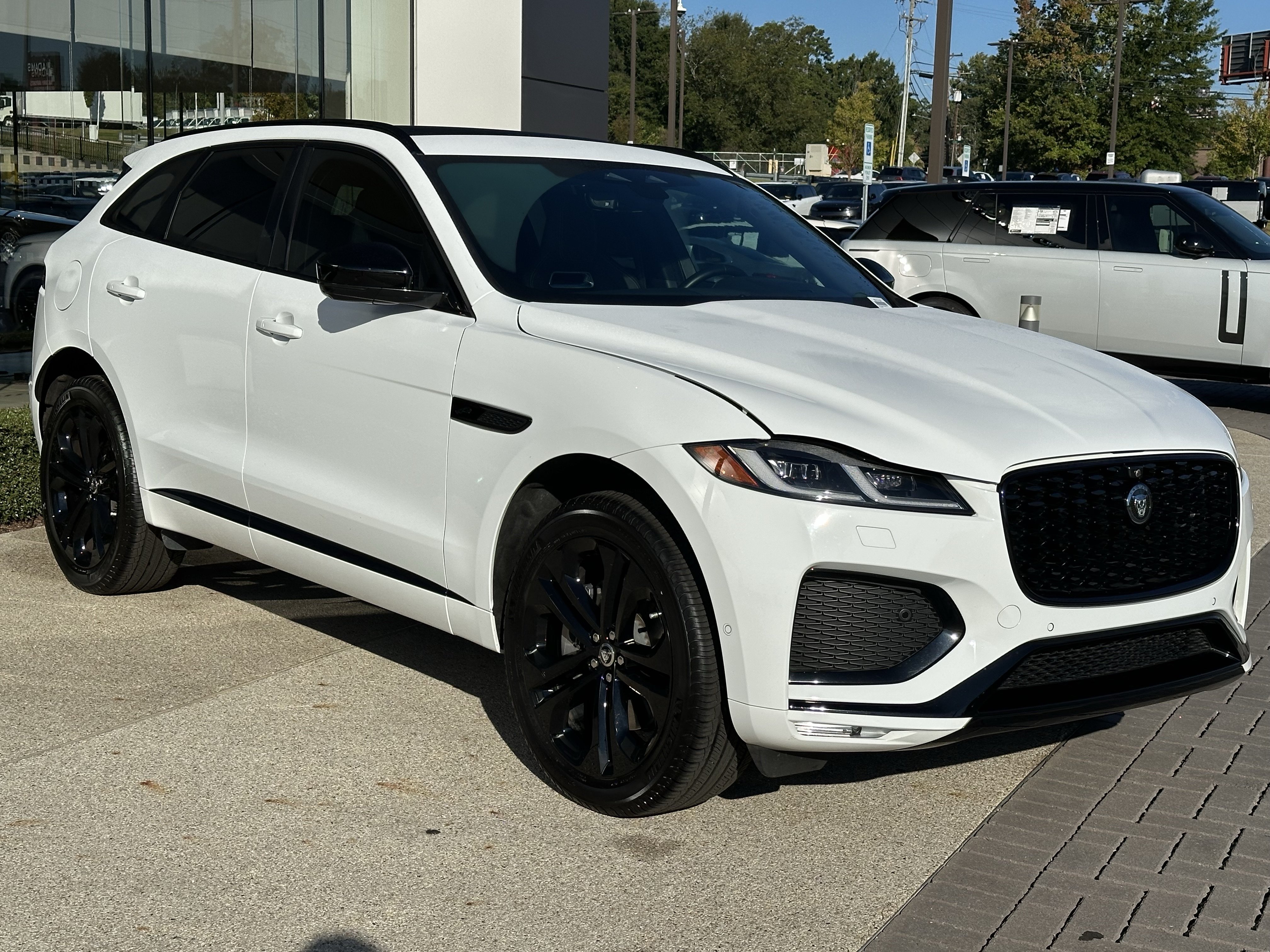 Certified 2026 Jaguar F-PACE R-Dynamic S AWD/4WD image 9