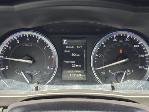 Used 2017 Toyota Highlander SE AWD/4WD image 21
