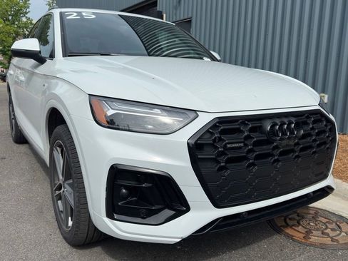 Used 2025 Audi Q5 e Premium Plus w/ Premium Plus Package AWD/4WD image 1