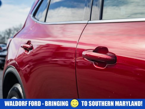 Used 2025 Ford Escape SE w/ PHEV Premium Package image 18