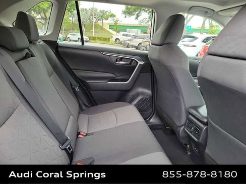 Used 2021 Toyota RAV4 XLE w/ Convenience Package FWD image 21