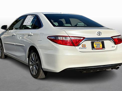 Used 2017 Toyota Camry XLE image 11