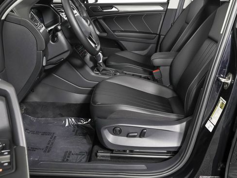 Used 2023 Volkswagen Tiguan SE AWD/4WD image 23