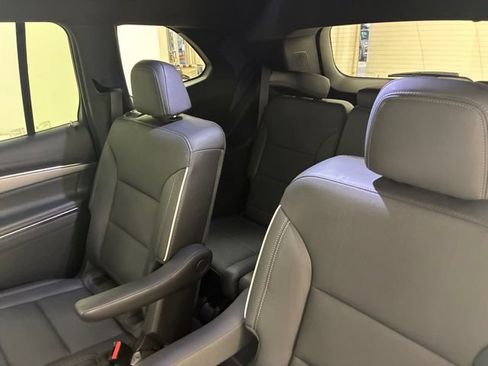 Certified 2025 Buick Enclave Preferred FWD image 18