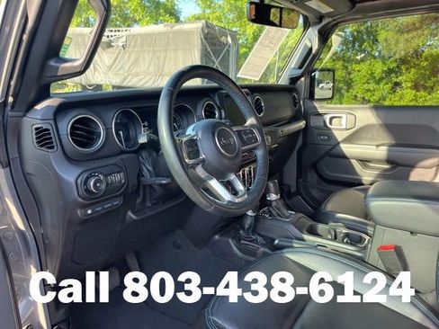 Used 2022 Jeep Wrangler Unlimited Rubicon 4xe w/ Cold Weather Group AWD/4WD image 4