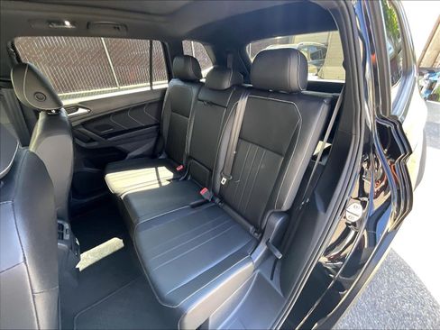 Certified 2023 Volkswagen Tiguan SE R-Line FWD image 25