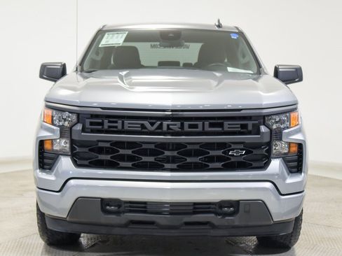 Used 2023 Chevrolet Silverado 1500 Custom image 3