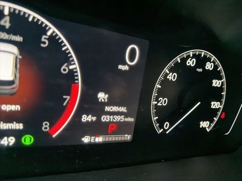Used 2025 Honda Pilot EX-L image 11