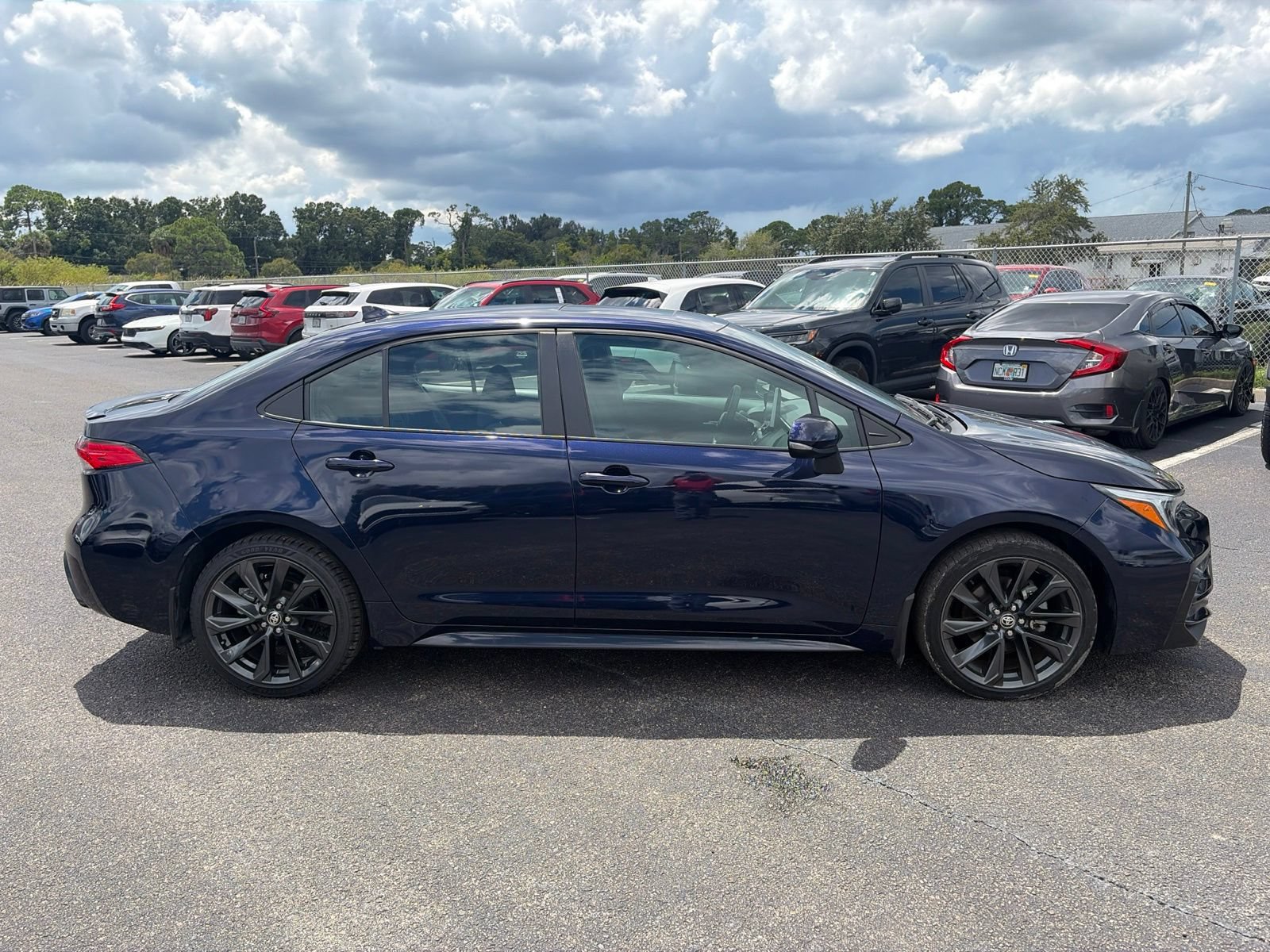 Used 2025 Toyota Corolla SE w/ SE Premium Package FWD image 37
