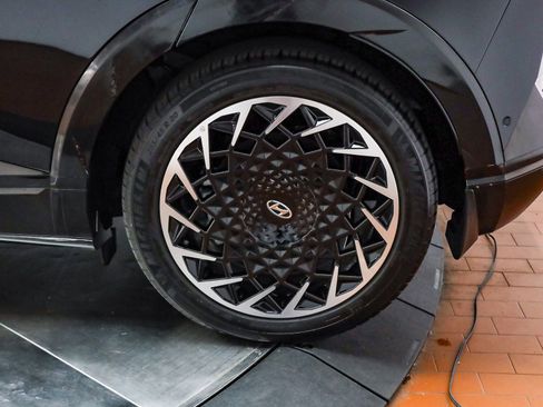 Used 2023 Hyundai Ioniq 5 Limited w/ Cargo Package AWD/4WD image 8