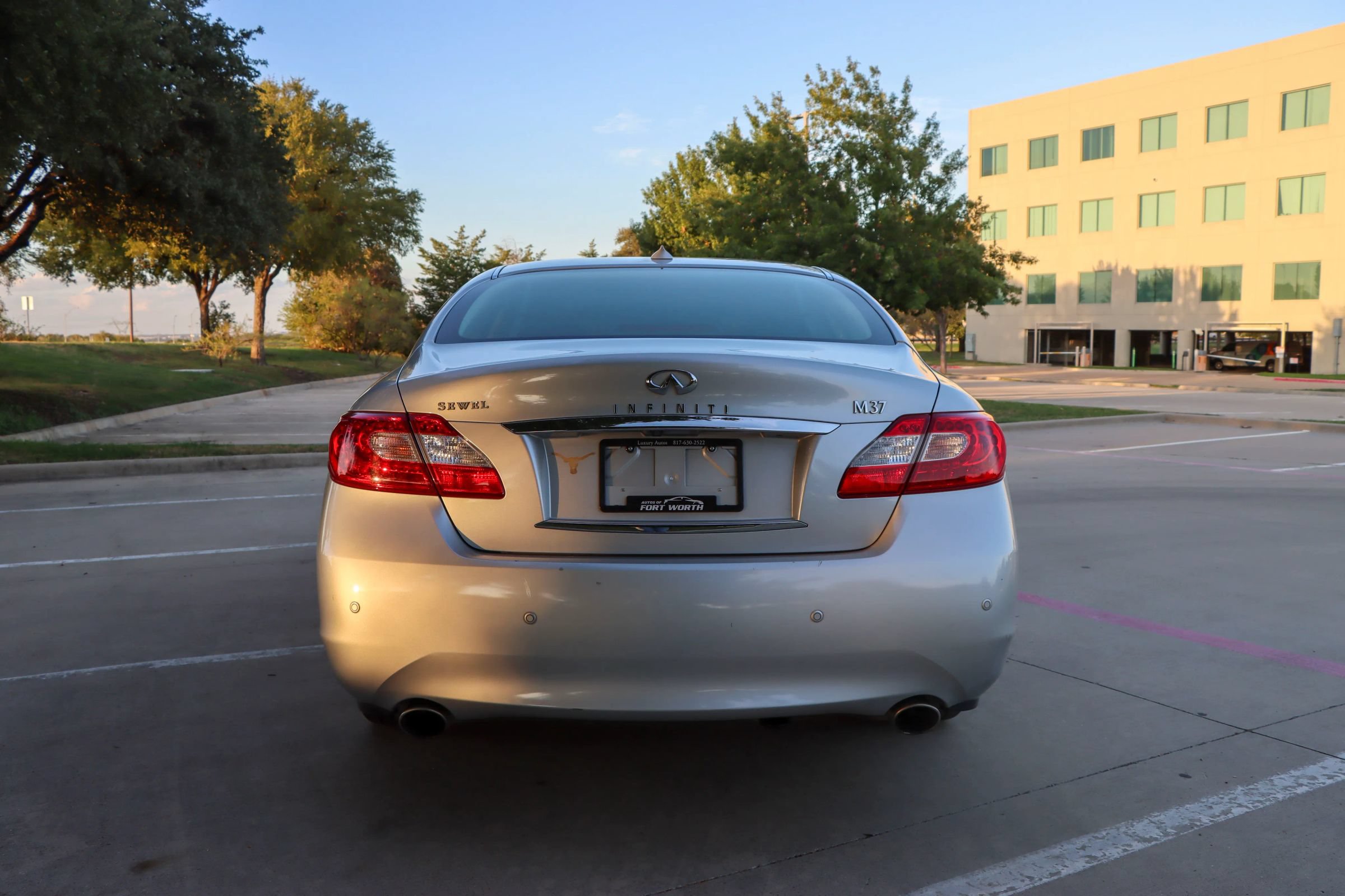 Used 2013 INFINITI M37 w/ Premium Pkg RWD image 6