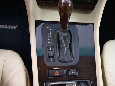 Used 2001 BMW 740i RWD image 27