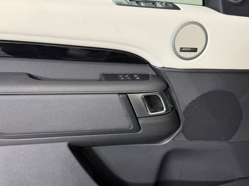 New 2025 Land Rover Discovery S image 11