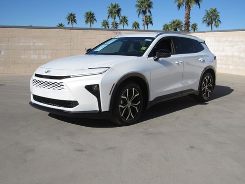 Used 2025 Toyota Crown Signia image 1