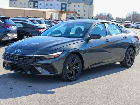 New 2026 Hyundai Elantra Sport image 6