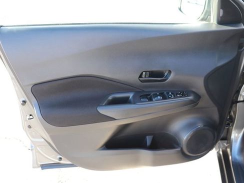 Used 2024 Nissan Kicks S image 9