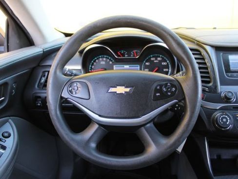Used 2015 Chevrolet Impala LS w/ LS Convenience Package image 13