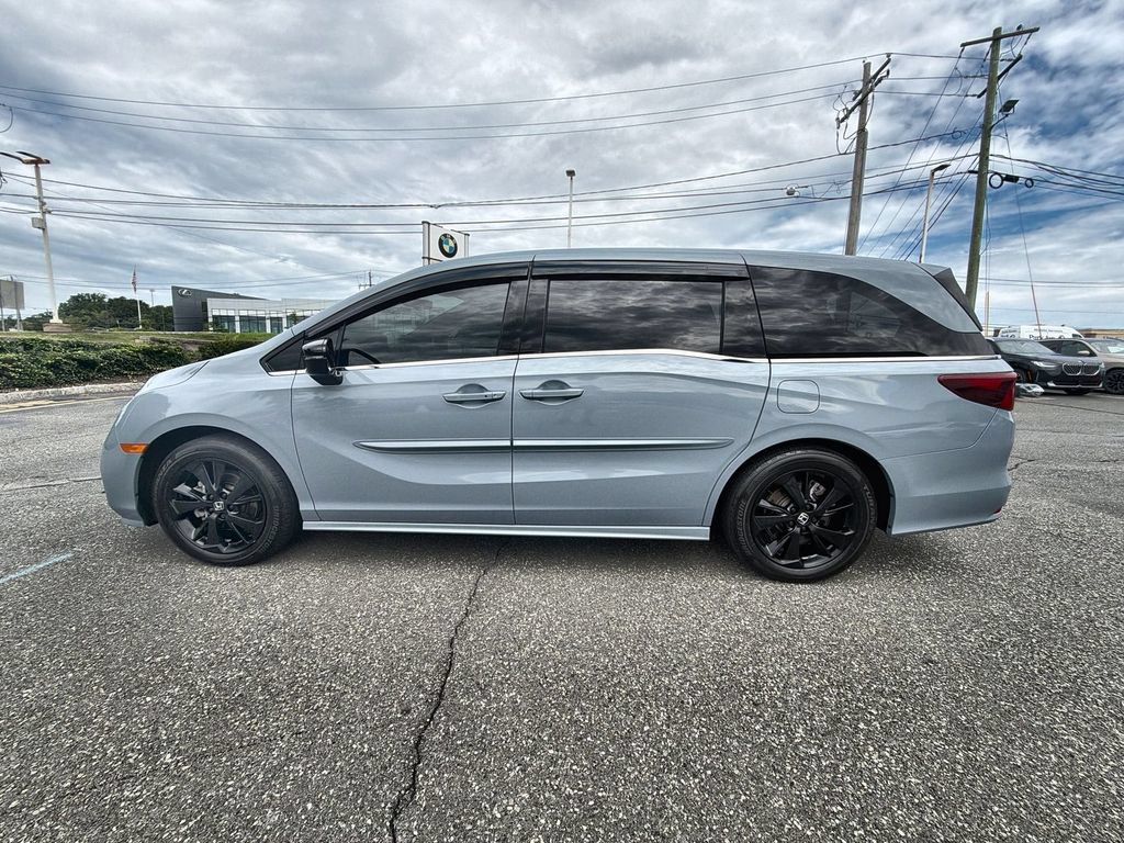 Used 2024 Honda Odyssey Sport image 11