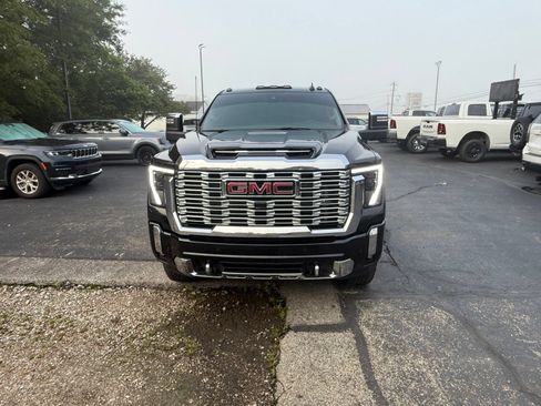 Used 2025 GMC Sierra 2500 Denali w/ Snow Plow Prep/Camper Package AWD/4WD image 2
