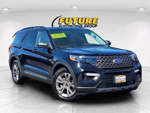 Certified 2021 Ford Explorer XLT w/ Equipment Group 202A RWD image 1