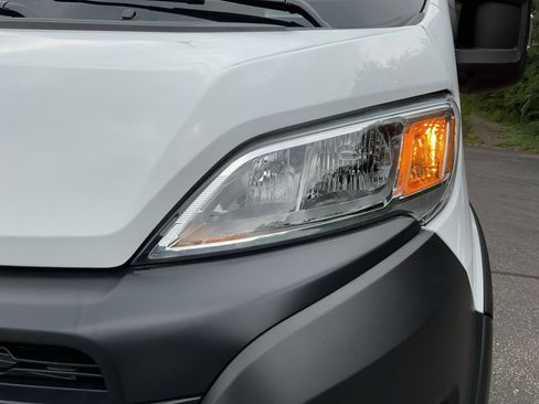 Used 2025 RAM ProMaster 2500 w/ Convenience Group image 22