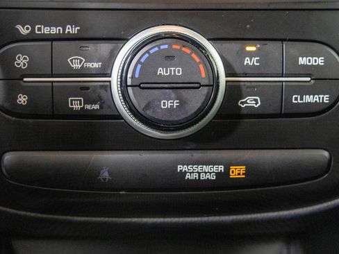 Used 2018 Kia Soul + FWD image 25