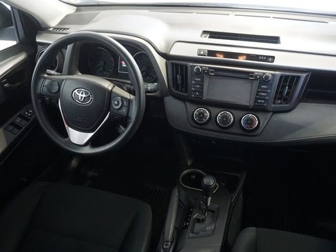 Used 2018 Toyota RAV4 LE image 22