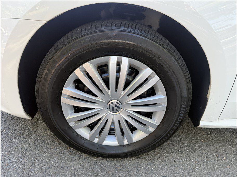 Used 2015 Volkswagen Passat 1.8T S FWD image 12