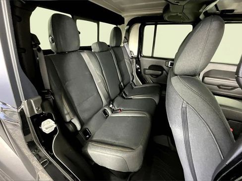 New 2025 Jeep Gladiator Sport image 11