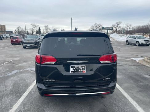 Used 2020 Chrysler Pacifica Limited w/ Advanced Safetytec Group image 4