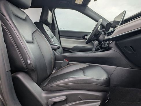 Used 2024 Jeep Compass Limited image 16