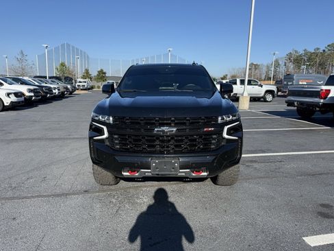 Used 2024 Chevrolet Tahoe Z71 w/ Luxury Package image 2