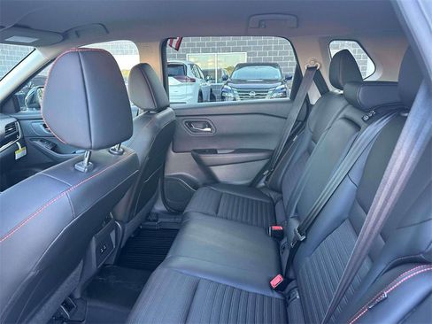 Certified 2025 Nissan Rogue SV image 10