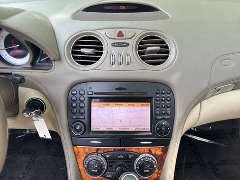 Used 2011 Mercedes-Benz SL 550 image 49