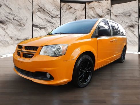 Used 2020 Dodge Grand Caravan GT image 1