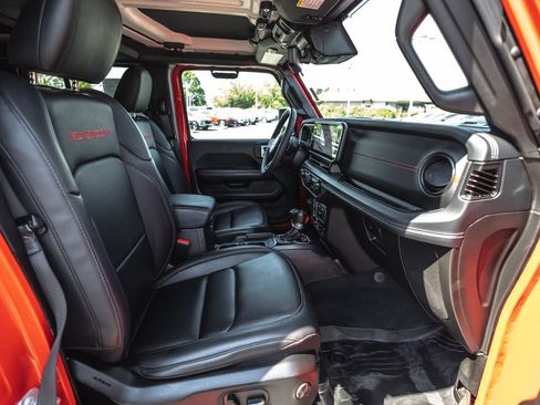 Used 2024 Jeep Wrangler Unlimited Rubicon AWD/4WD image 32