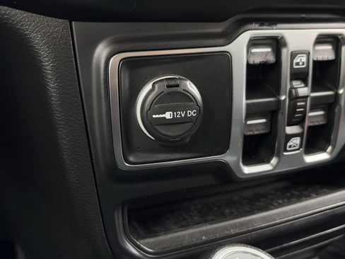 Used 2021 Jeep Wrangler Unlimited Sport image 23