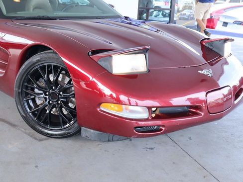 Used 2003 Chevrolet Corvette Coupe w/ Preferred Equipment Group RWD image 2