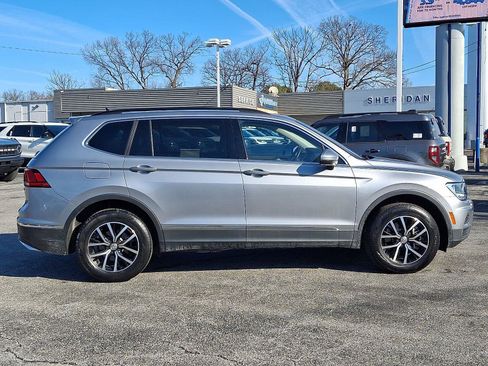 Used 2021 Volkswagen Tiguan SE w/ Panoramic Sunroof Package image 7