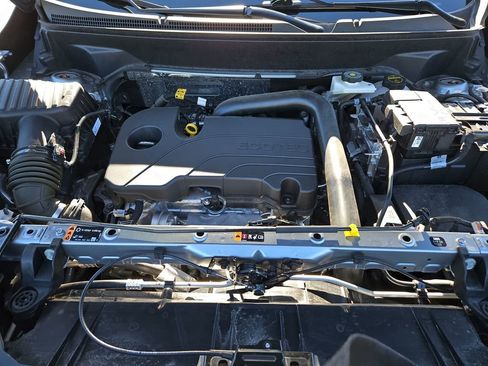 Used 2024 GMC Terrain SLE w/ Driver Convenience Package image 13