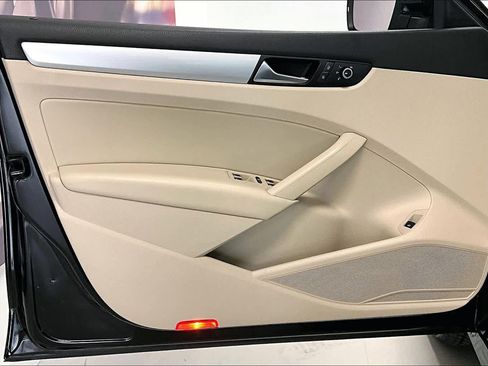 Used 2013 Volkswagen Passat 2.5 SE image 25